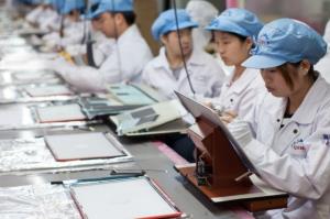 富士康回應違反中國勞動法：逐步調整